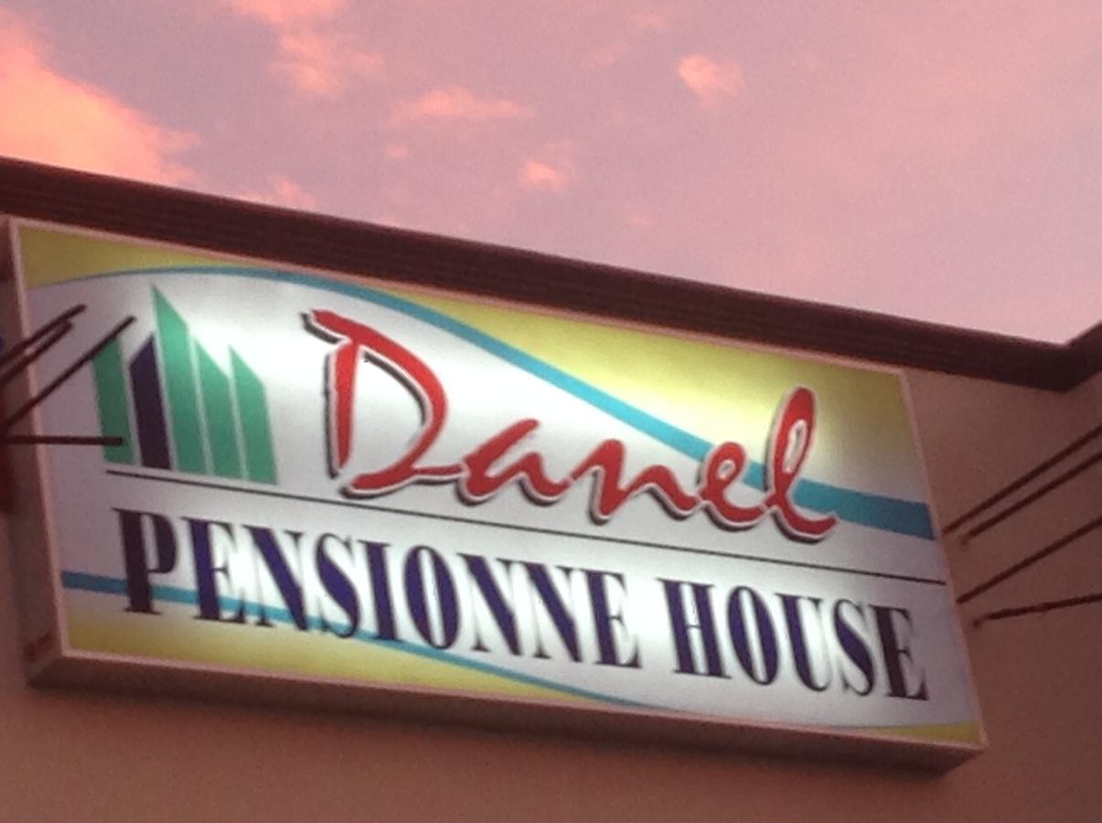 Danel Pensionne House Tacloban Buitenkant foto
