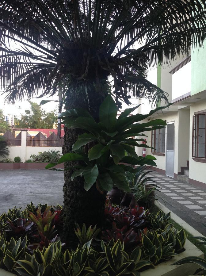 Danel Pensionne House Tacloban Buitenkant foto