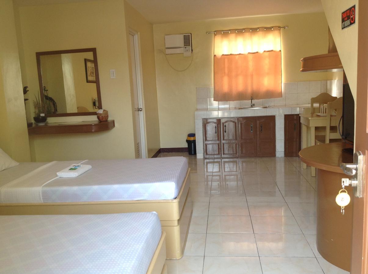 Danel Pensionne House Tacloban Buitenkant foto